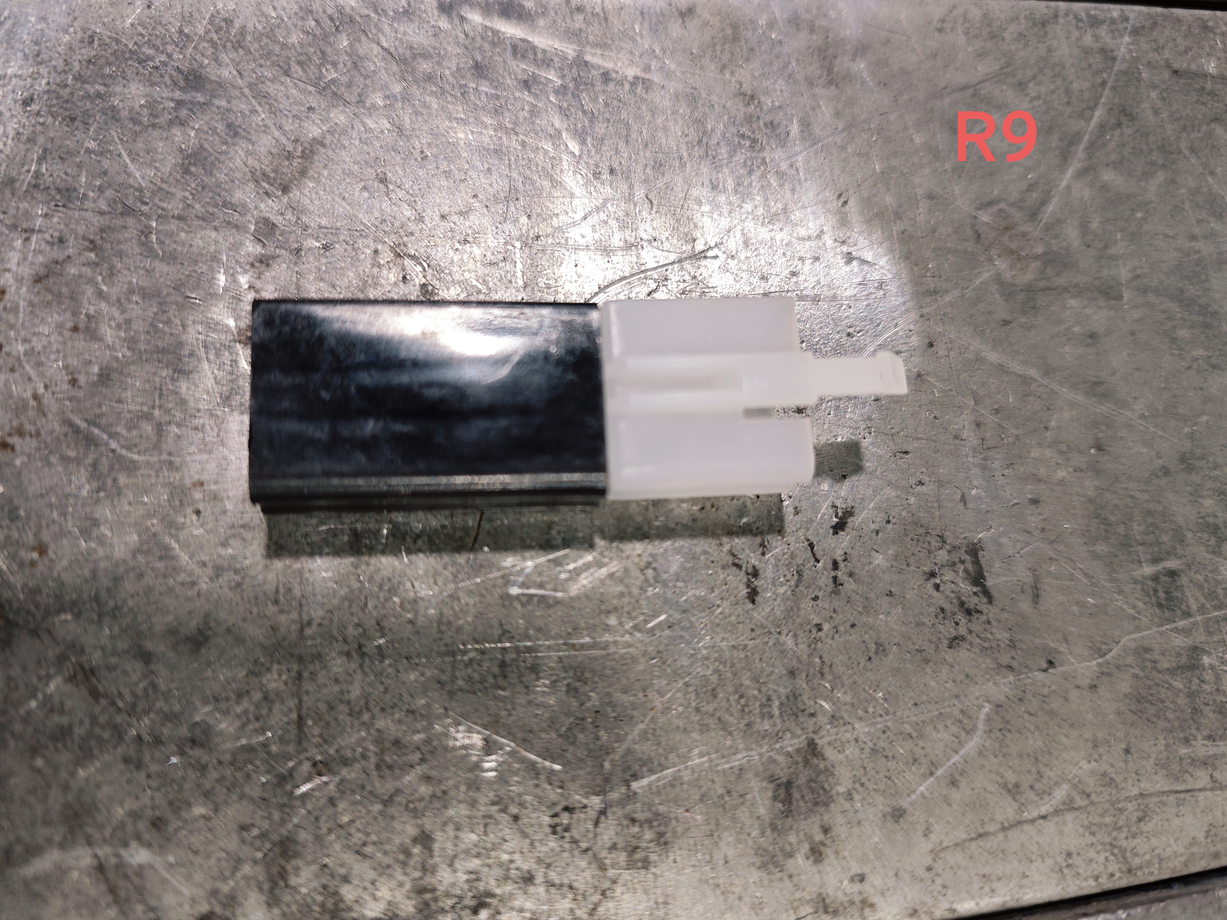 كتف اشارة R9